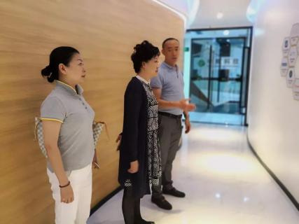 赣江南昌经开区领导受邀访问杏宇娱乐加速器，为优质项目落地南昌创造新机遇